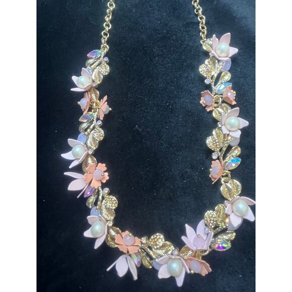 Designer Stella + Ruby Womens' Gold Pink Valentine Floral Necklace - Picture 4 of 5